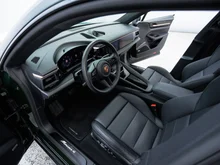 Porsche Macan 4 in oakgrünmetallic neo