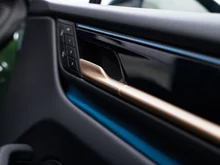 Porsche Macan 4 in oakgrünmetallic neo