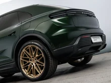 Porsche Macan 4 in oakgrünmetallic neo