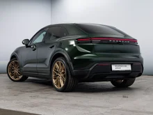 Porsche Macan 4 in oakgrünmetallic neo