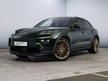 Porsche Macan 4 in oakgrünmetallic neo