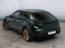 Porsche Macan 4 in oakgrünmetallic neo
