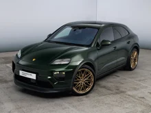 Porsche Macan 4 in oakgrünmetallic neo