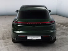 Porsche Macan 4 in oakgrünmetallic neo