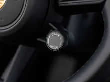 Porsche Macan 4 in oakgrünmetallic neo