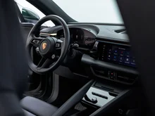 Porsche Macan 4 in oakgrünmetallic neo