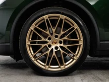 Porsche Macan 4 in oakgrünmetallic neo