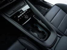 Porsche Macan 4 in oakgrünmetallic neo