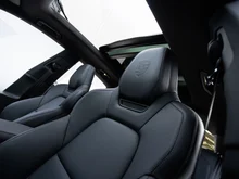Porsche Macan 4 in oakgrünmetallic neo