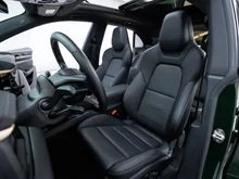 Porsche Macan 4 in oakgrünmetallic neo