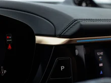 Porsche Macan 4 in oakgrünmetallic neo