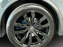 VW Tiguan R-Line TSI DSG in Delfingrau Metallic