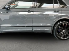 VW Tiguan R-Line TSI DSG in Delfingrau Metallic
