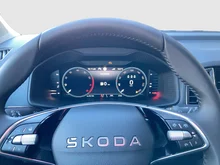 Škoda Karoq Selection TSI in Moon-Weiß Metallic