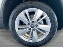 Škoda Karoq Selection TSI in Moon-Weiß Metallic