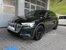 Audi e-tron 50 quattro 230 kW Business in Brillantschwarz