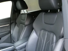 Audi e-tron 50 quattro 230 kW Business in Brillantschwarz