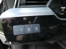 Audi e-tron 50 quattro 230 kW Business in Brillantschwarz