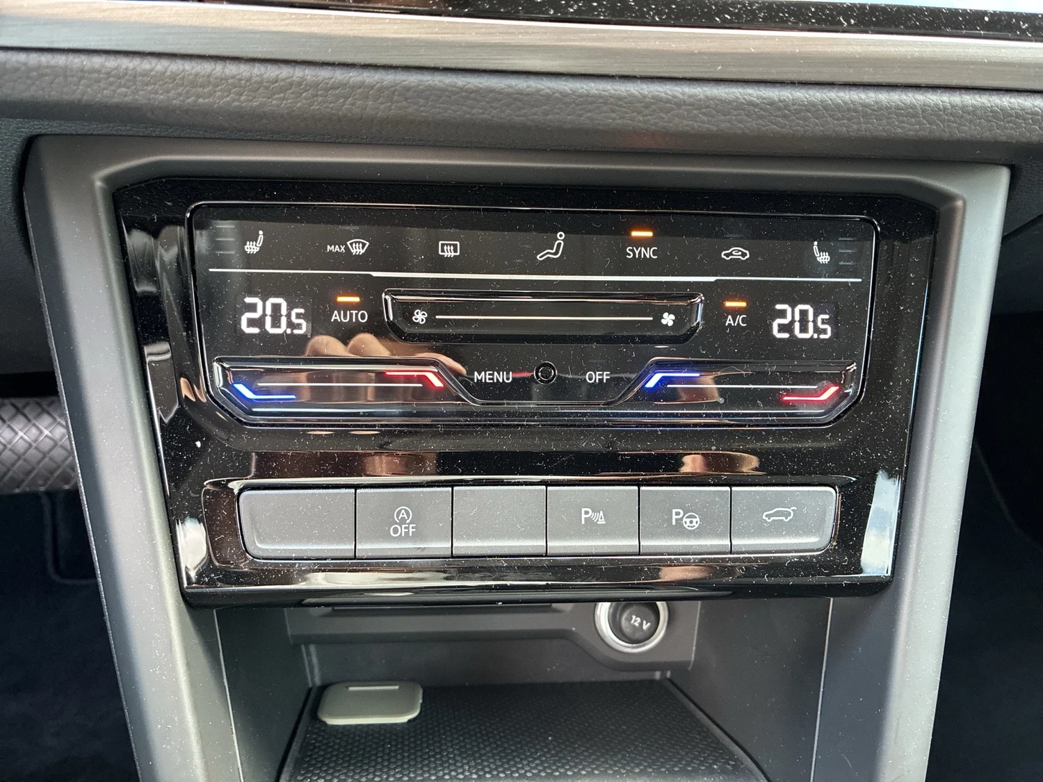 Bild eines VW Touran Life TSI DSG