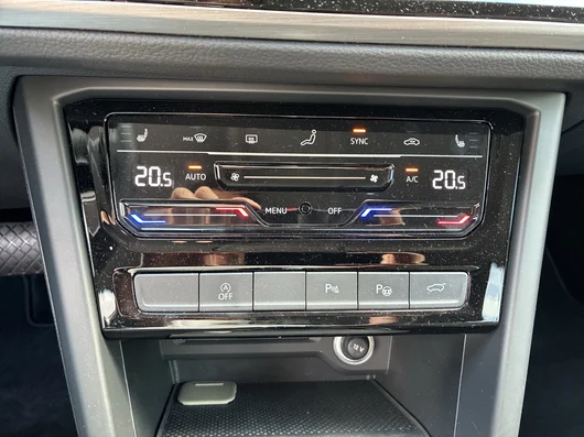 Bild eines VW Touran Life TSI DSG