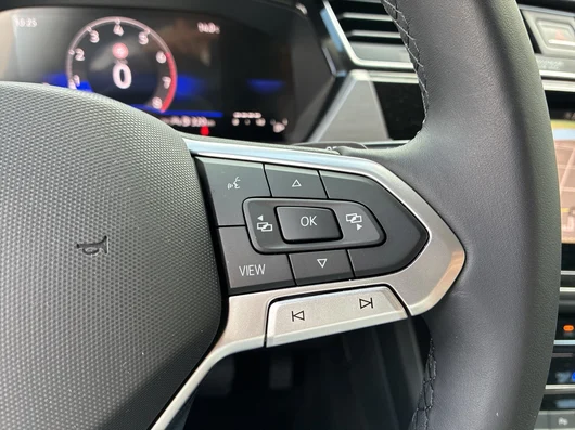 Bild eines VW Touran Life TSI DSG