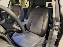 VW Golf Rabbit mHEV TSI DSG in Delfingrau Metallic