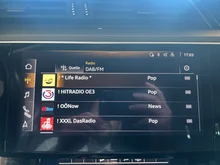 Audi Q8 50 e-tron quattro business in Magnetgrau