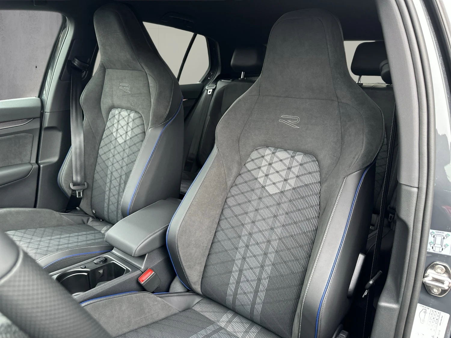 Bild eines VW Golf Sport mHEV TSI DSG