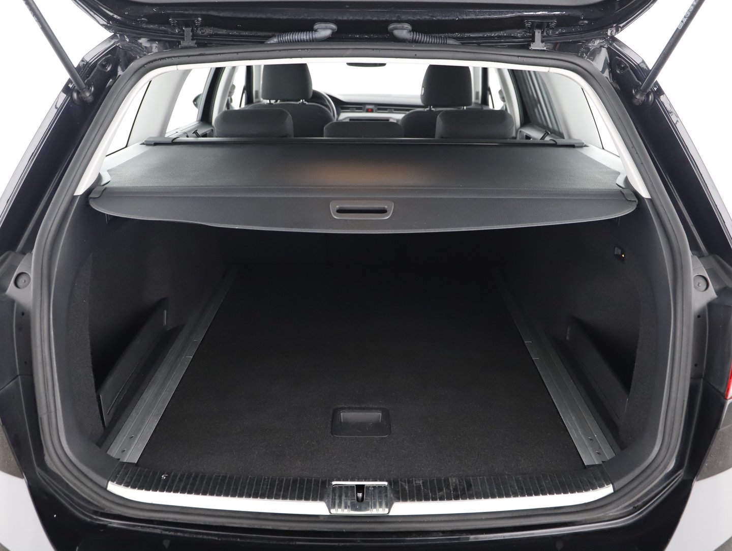 VW Passat Variant Business TDI DSG | Bild 25 von 31