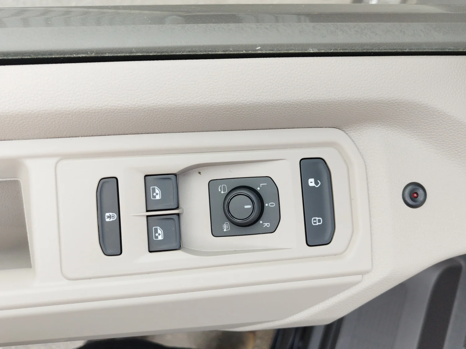 Bild eines VW Multivan Business ÜH TDI