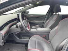 VW ID.7 Tourer GTX 4MOTION 250 kW in Aquamarinblau Dach Schwarz