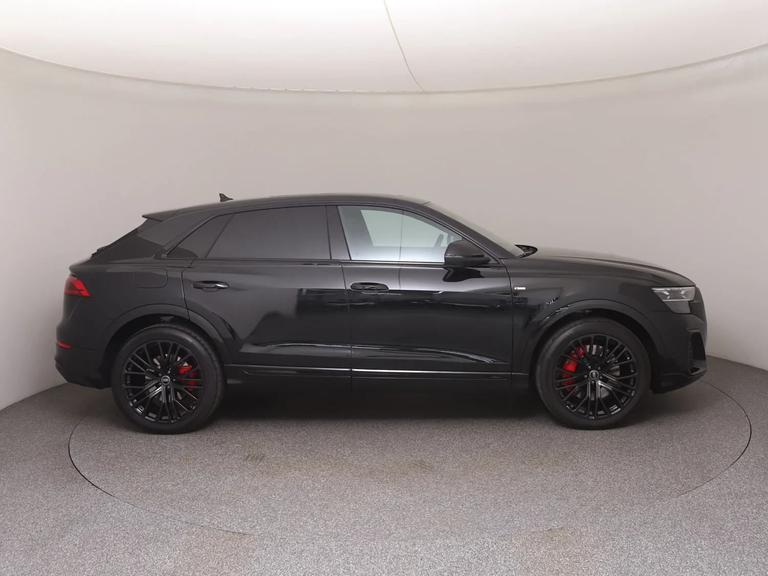 Bild eines Audi Q8 e-hybrid quattro 290 kW