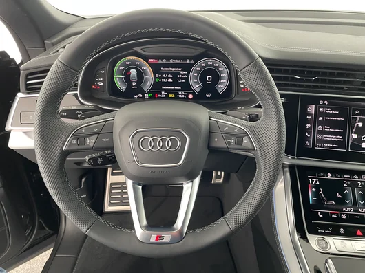 Bild eines Audi Q8 e-hybrid quattro 290 kW