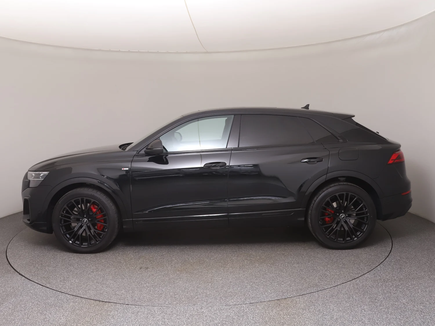 Bild eines Audi Q8 e-hybrid quattro 290 kW