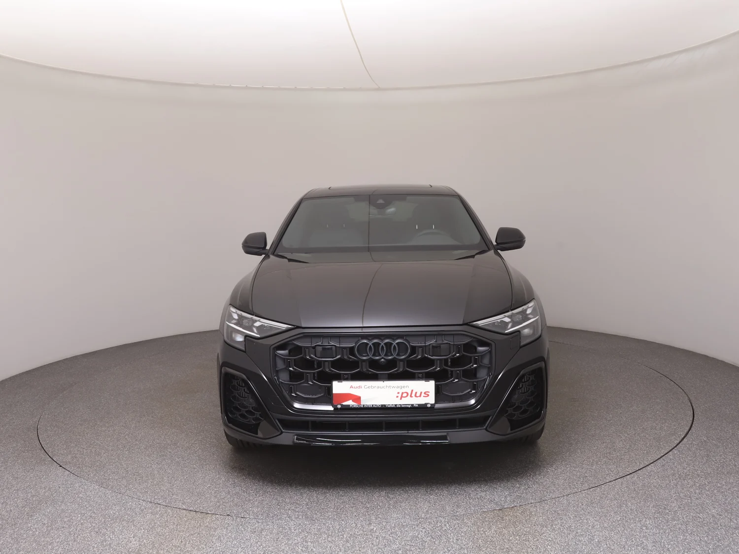 Bild eines Audi Q8 e-hybrid quattro 290 kW
