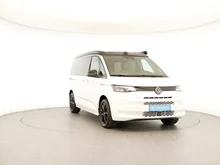 VW California Multivan California eHybrid 180 kW 4M in Candyweiß / Dach Deepblack Perleffekt