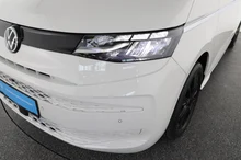 VW California Multivan California eHybrid 180 kW 4M in Candyweiß / Dach Deepblack Perleffekt