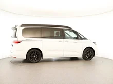 VW California Multivan California eHybrid 180 kW 4M in Candyweiß / Dach Deepblack Perleffekt