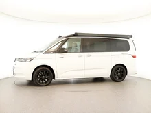 VW California Multivan California eHybrid 180 kW 4M in Candyweiß / Dach Deepblack Perleffekt