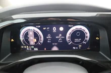 VW California Multivan California eHybrid 180 kW 4M in Candyweiß / Dach Deepblack Perleffekt