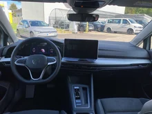 VW Golf Variant Life mHeV DSG in Pure White