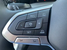 VW Golf Variant Life mHeV DSG in Pure White
