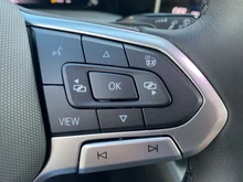 VW Golf Variant Life mHeV DSG in Pure White