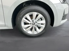 Škoda Octavia Combi Essence TSI in Stahl-Grau