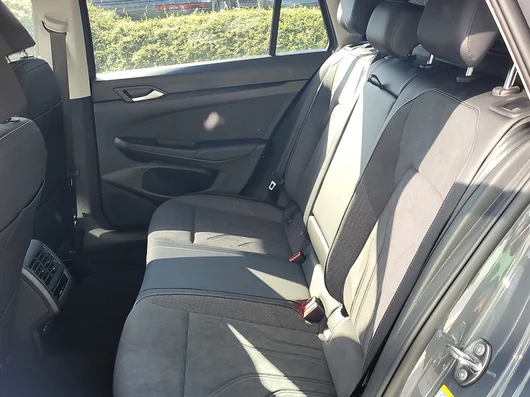 Bild eines VW Golf Variant Business TSI