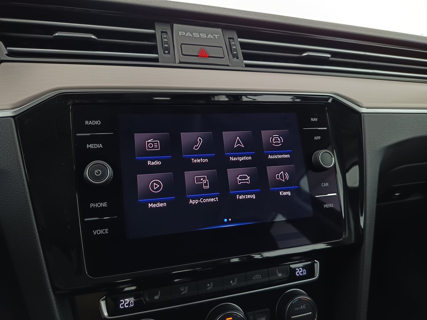VW Passat Variant Highline TDI SCR DSG | Bild 18 von 30