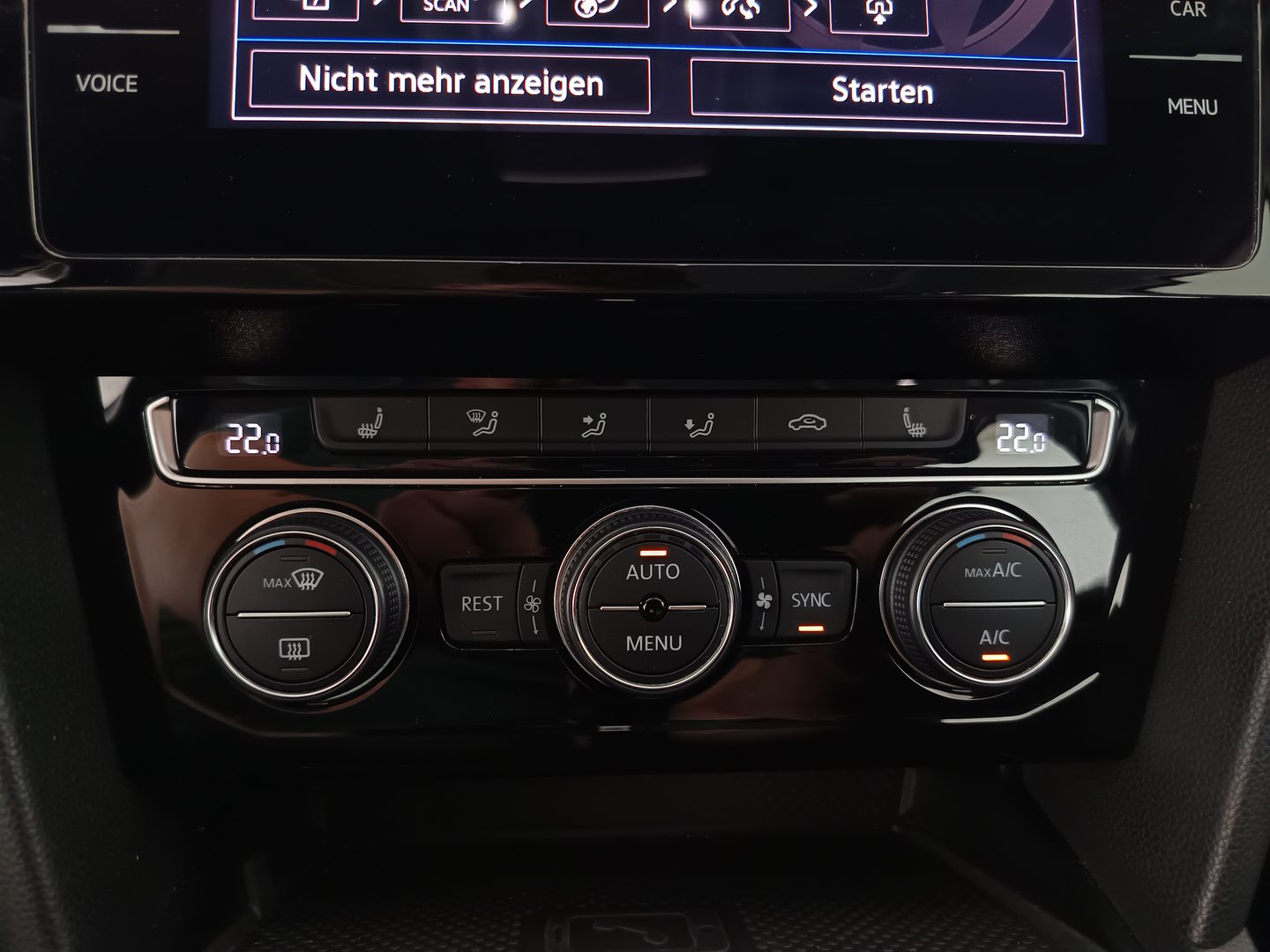 VW Passat Variant Highline TDI SCR DSG | Bild 24 von 30