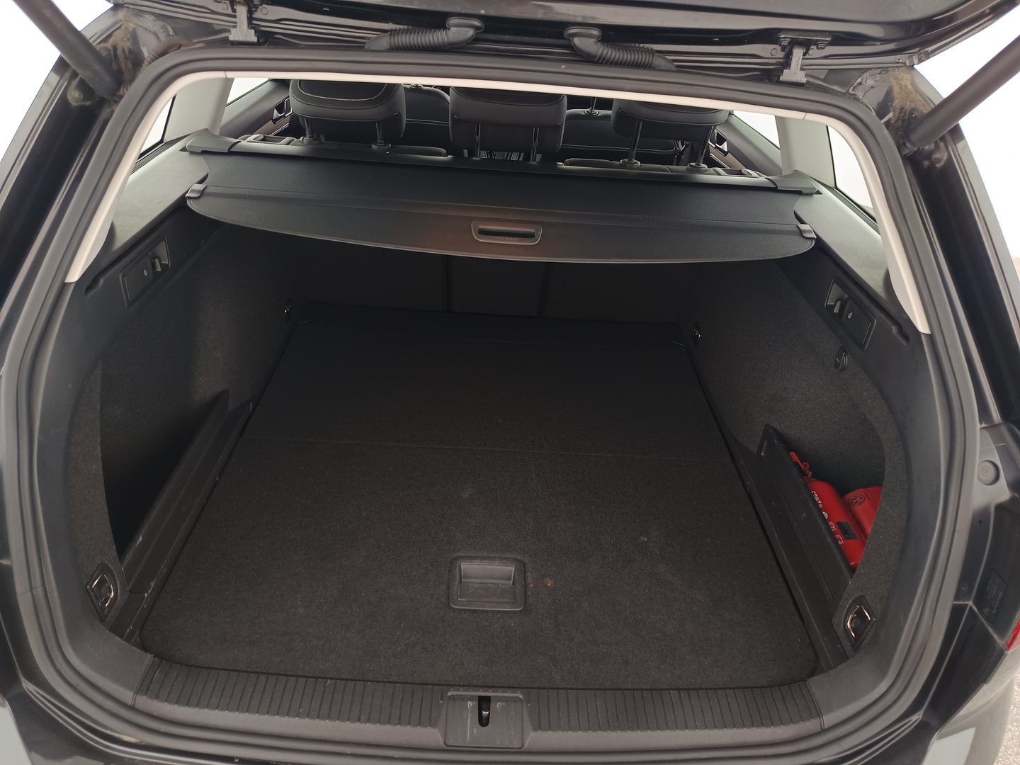 VW Passat Variant Highline TDI SCR DSG | Bild 27 von 30