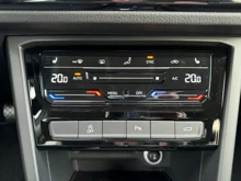 VW Touran R-Line TSI DSG in Pure White