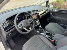VW Touran R-Line TSI DSG in Pure White